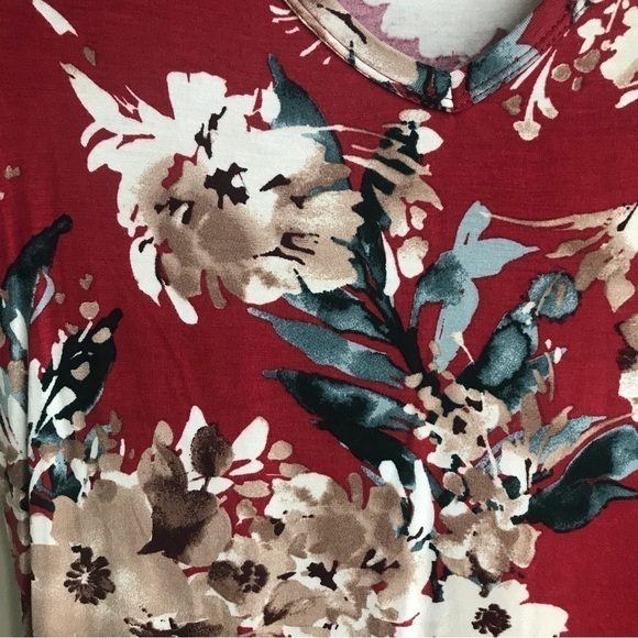 NWT Floral Boutique Top - Picture 2 of 5